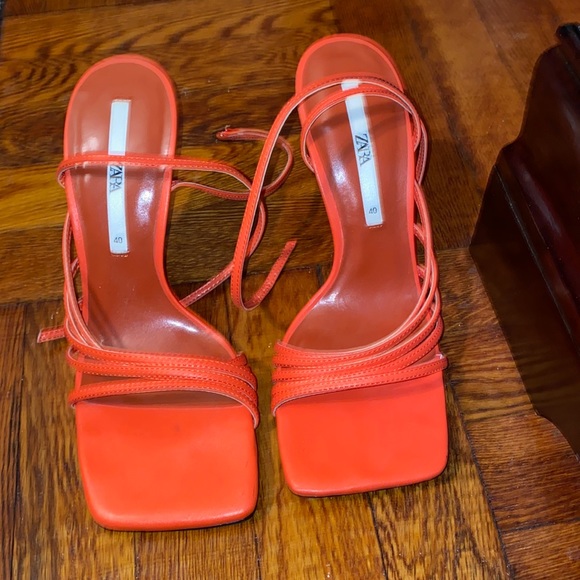 Zara Shoes - Used heeled sandals with thin straps Zara